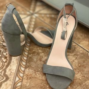 New size 7 high heels